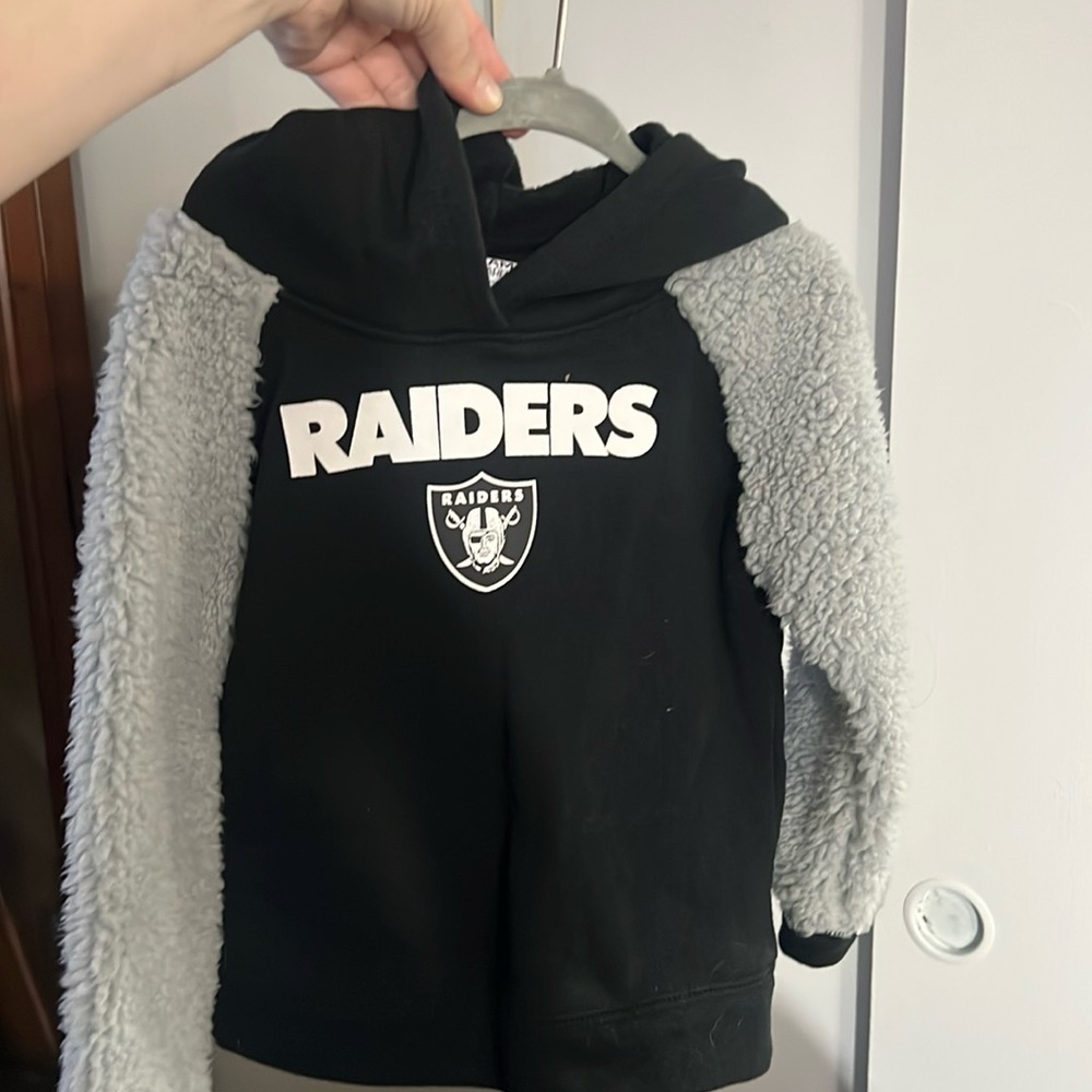 Raiders 3T hoodie. NWOT